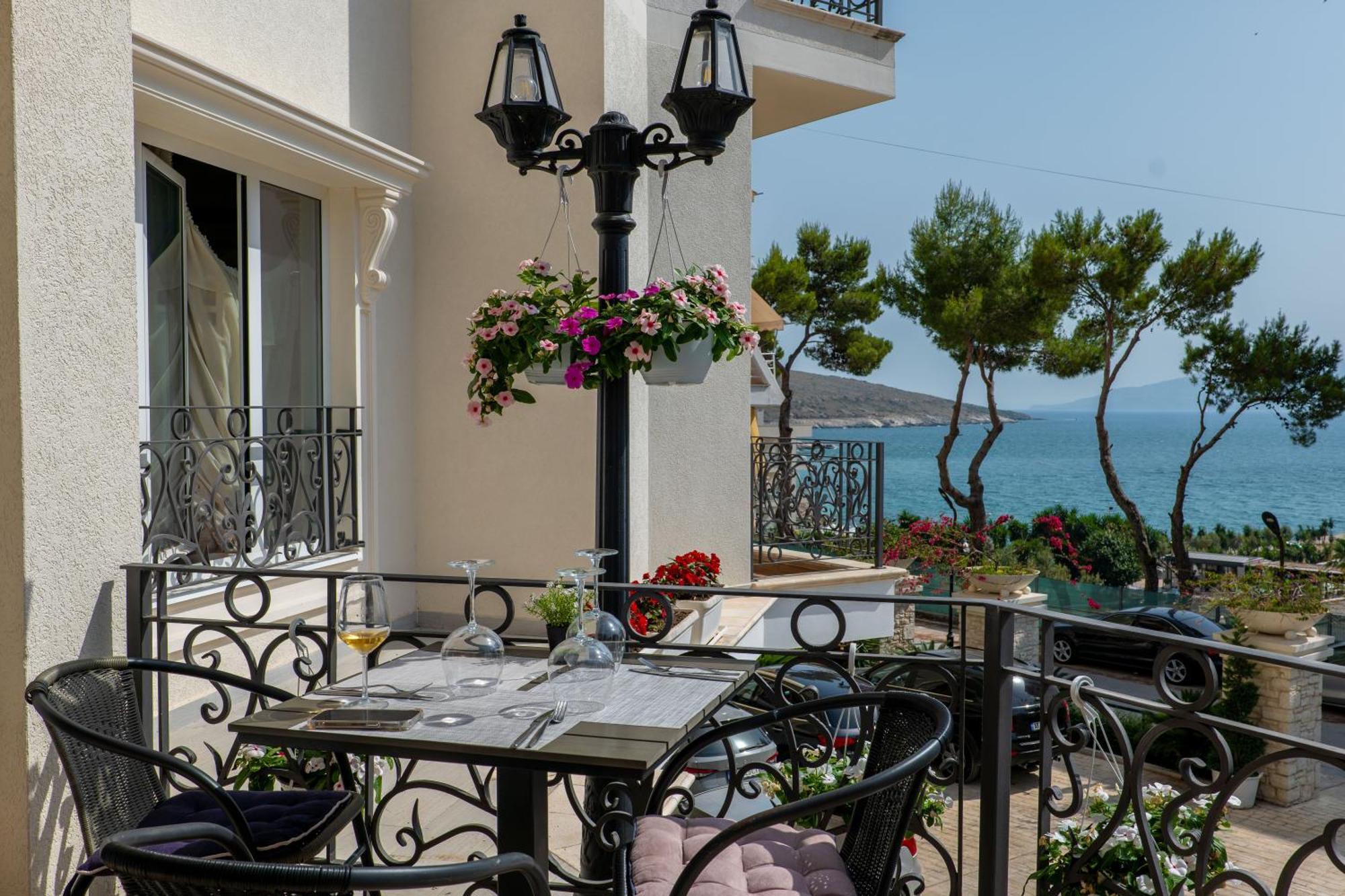 Ami Mar Hotel Sarandë Eksteriør billede
