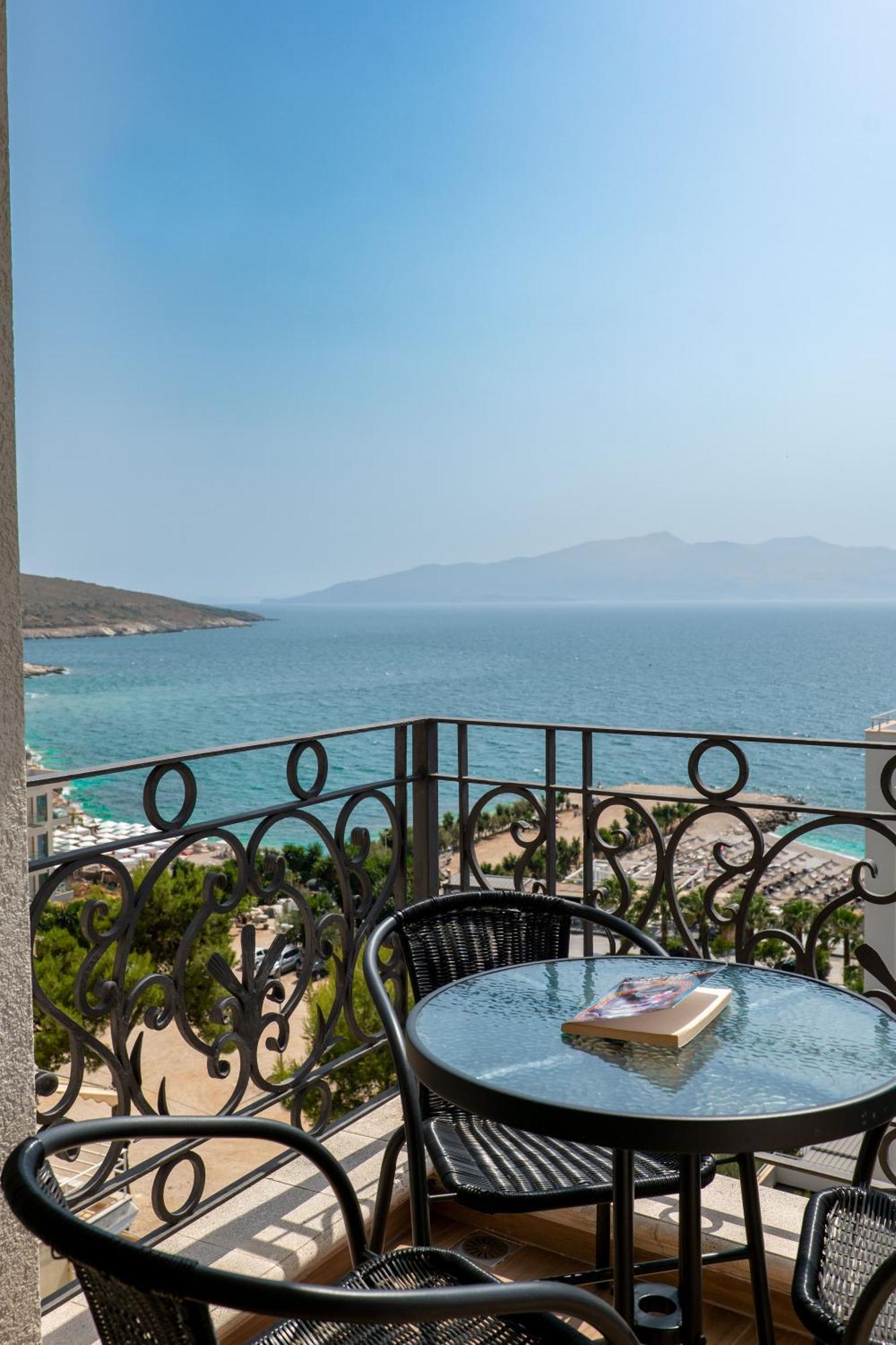 Ami Mar Hotel Sarandë Eksteriør billede