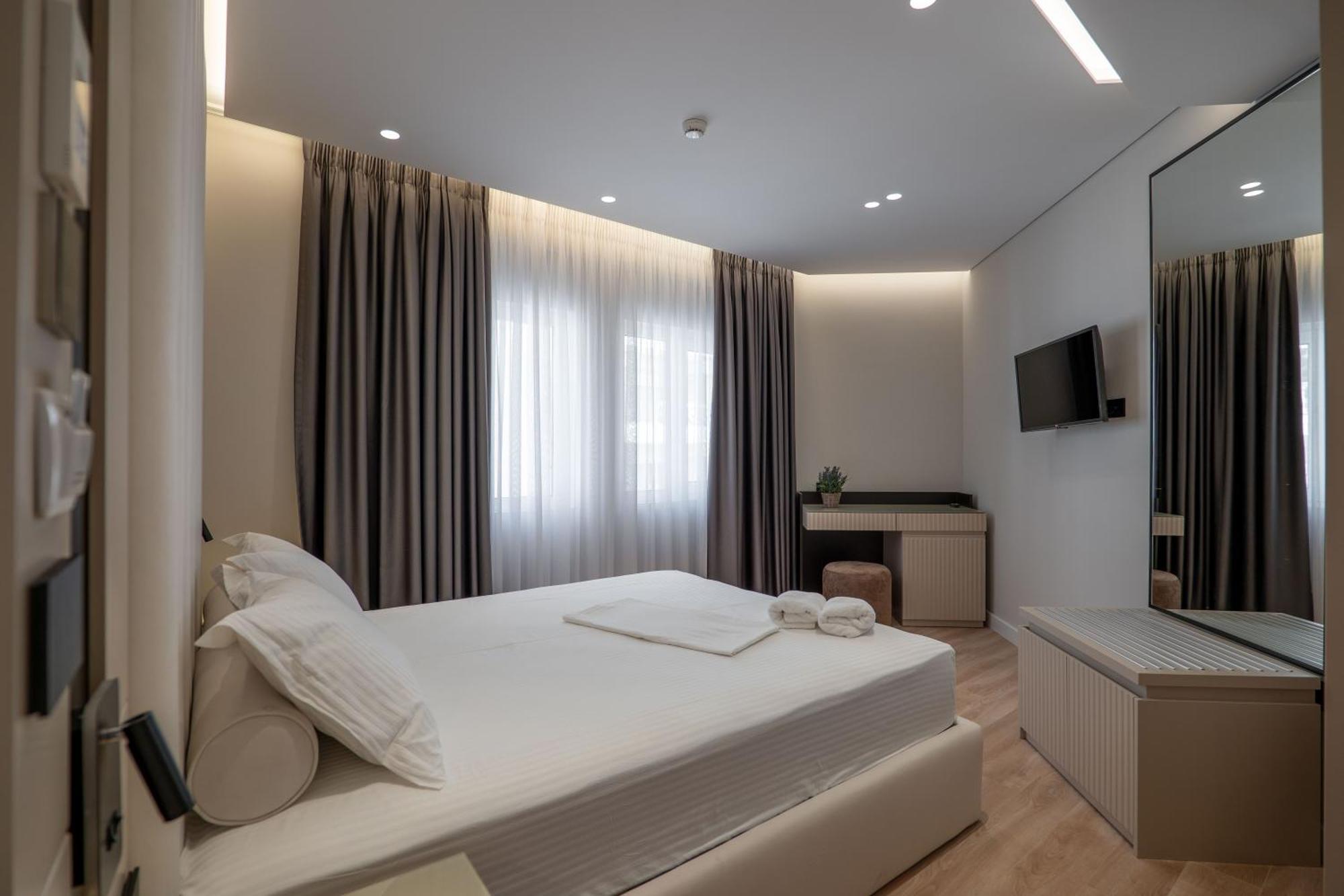Ami Mar Hotel Sarandë Eksteriør billede