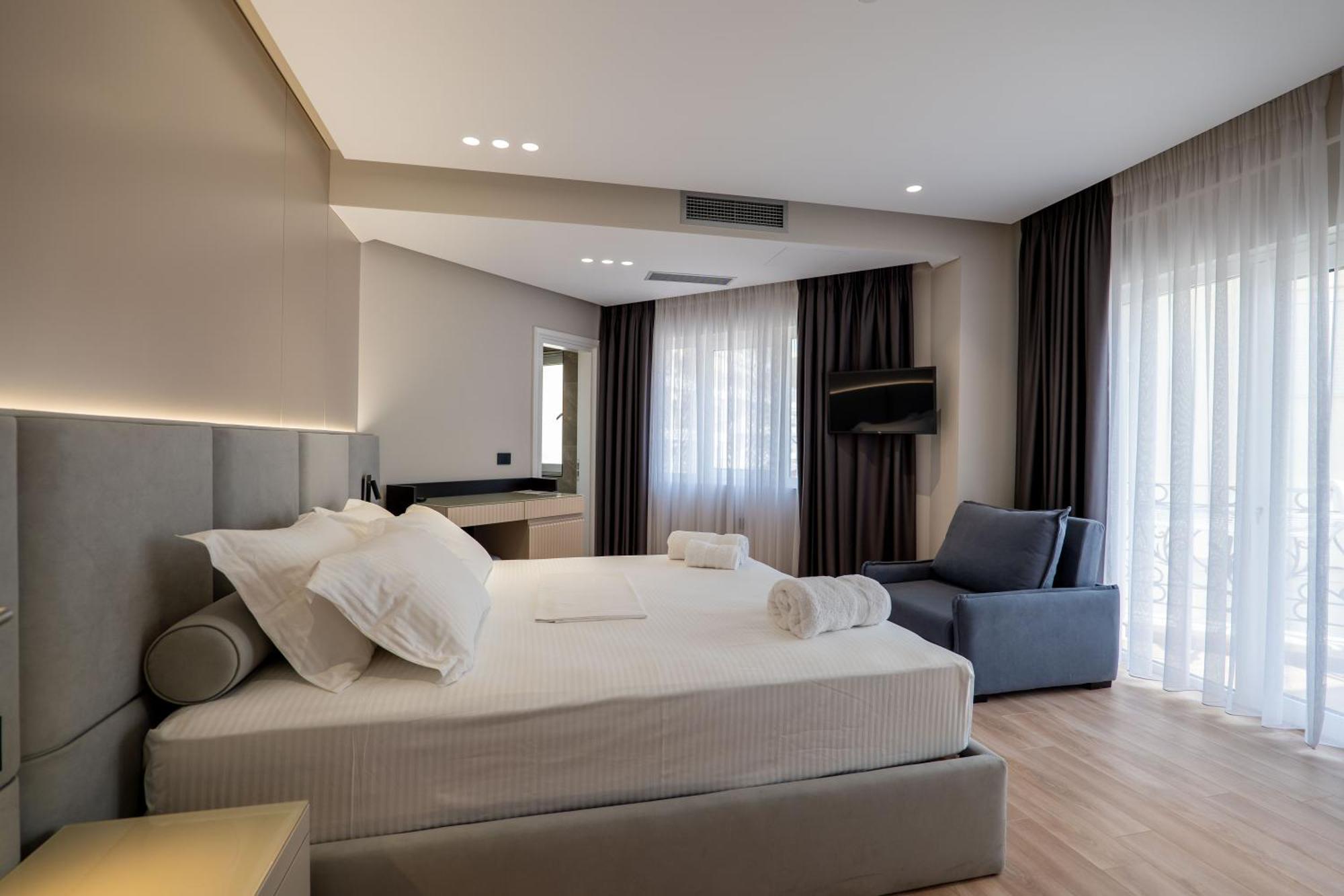 Ami Mar Hotel Sarandë Eksteriør billede