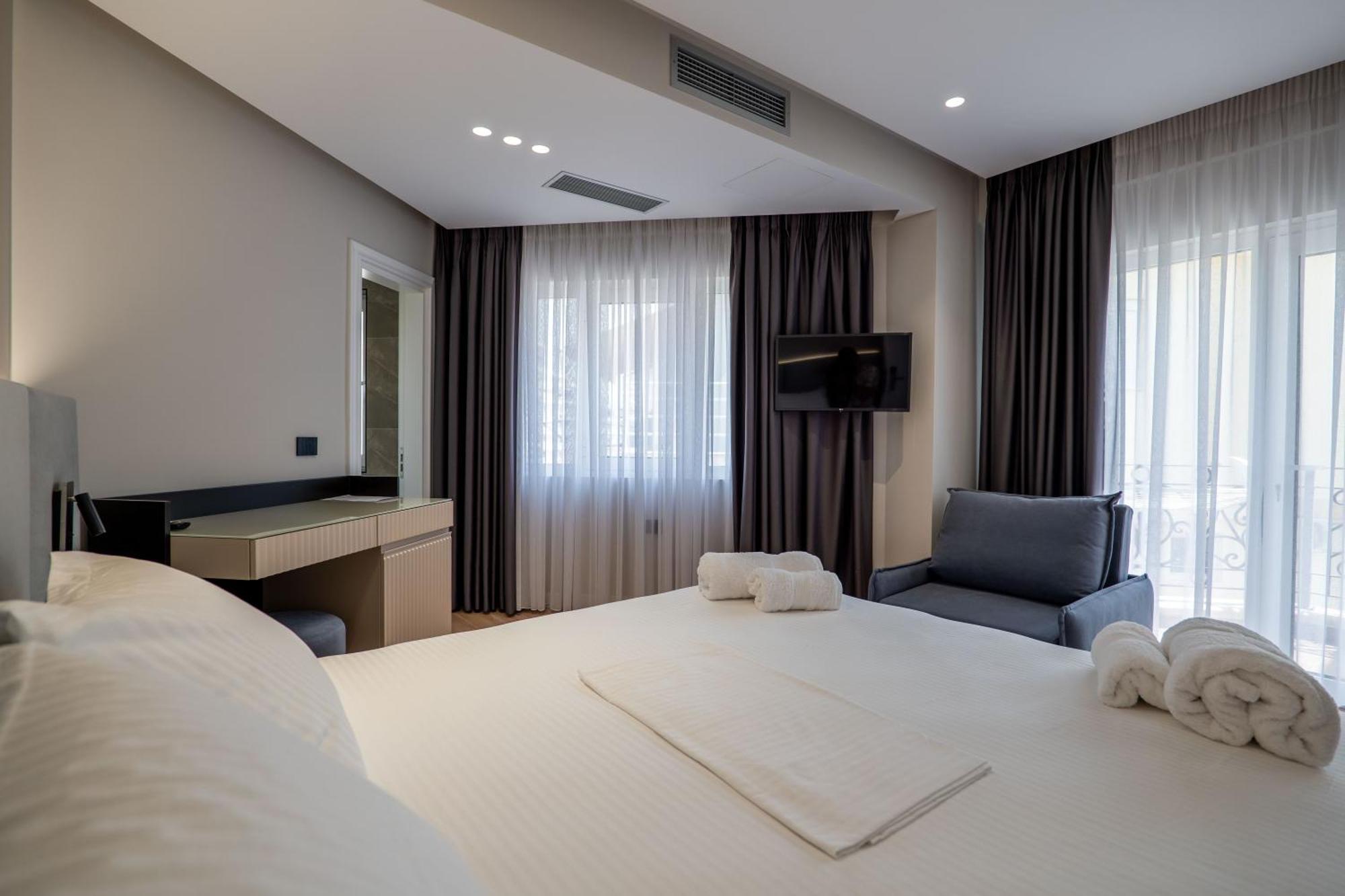 Ami Mar Hotel Sarandë Eksteriør billede