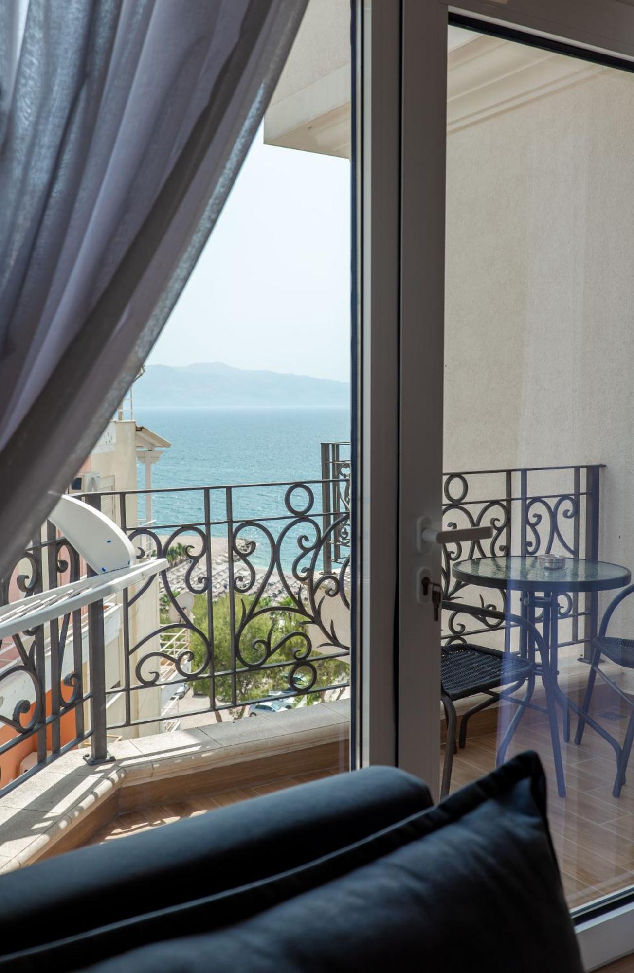 Ami Mar Hotel Sarandë Eksteriør billede