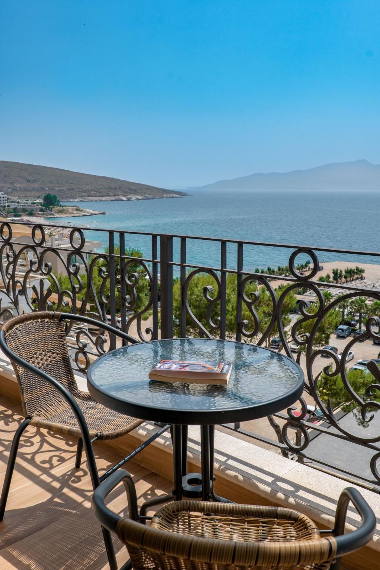 Ami Mar Hotel Sarandë Eksteriør billede