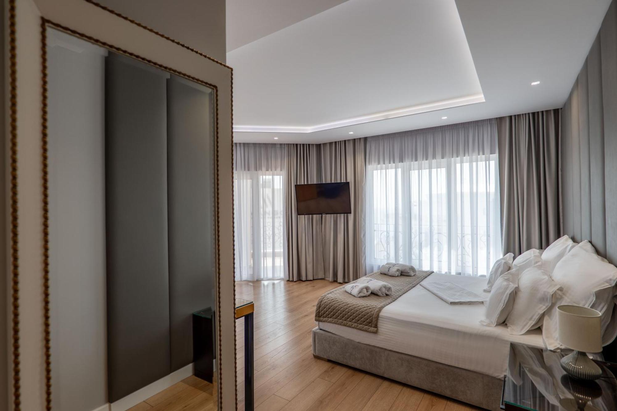 Ami Mar Hotel Sarandë Eksteriør billede