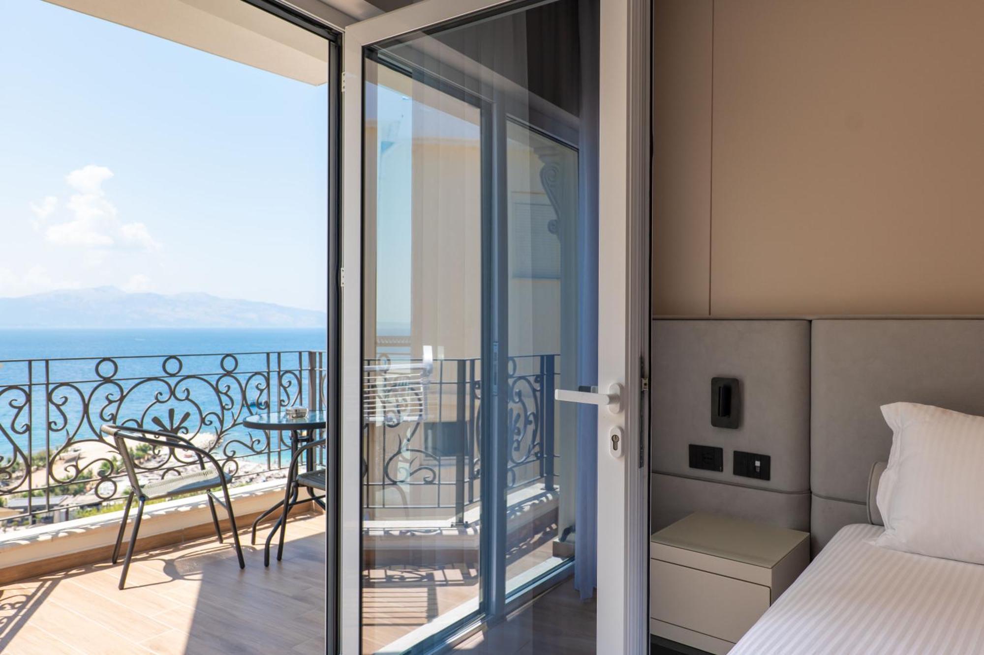 Ami Mar Hotel Sarandë Eksteriør billede