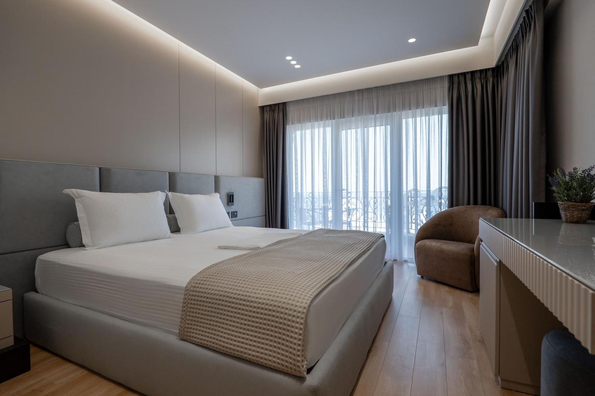 Ami Mar Hotel Sarandë Eksteriør billede