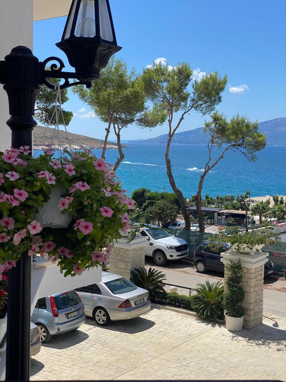 Ami Mar Hotel Sarandë Eksteriør billede