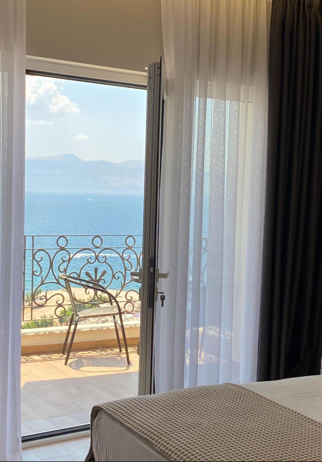 Ami Mar Hotel Sarandë Eksteriør billede