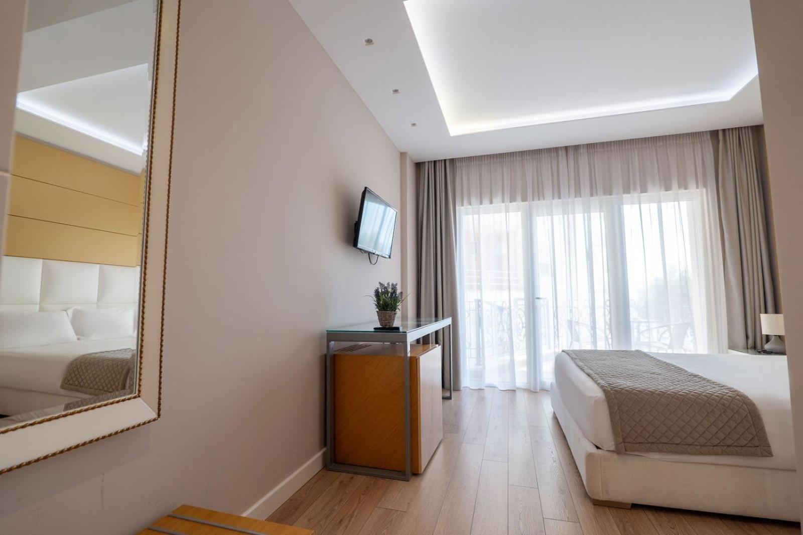 Ami Mar Hotel Sarandë Eksteriør billede